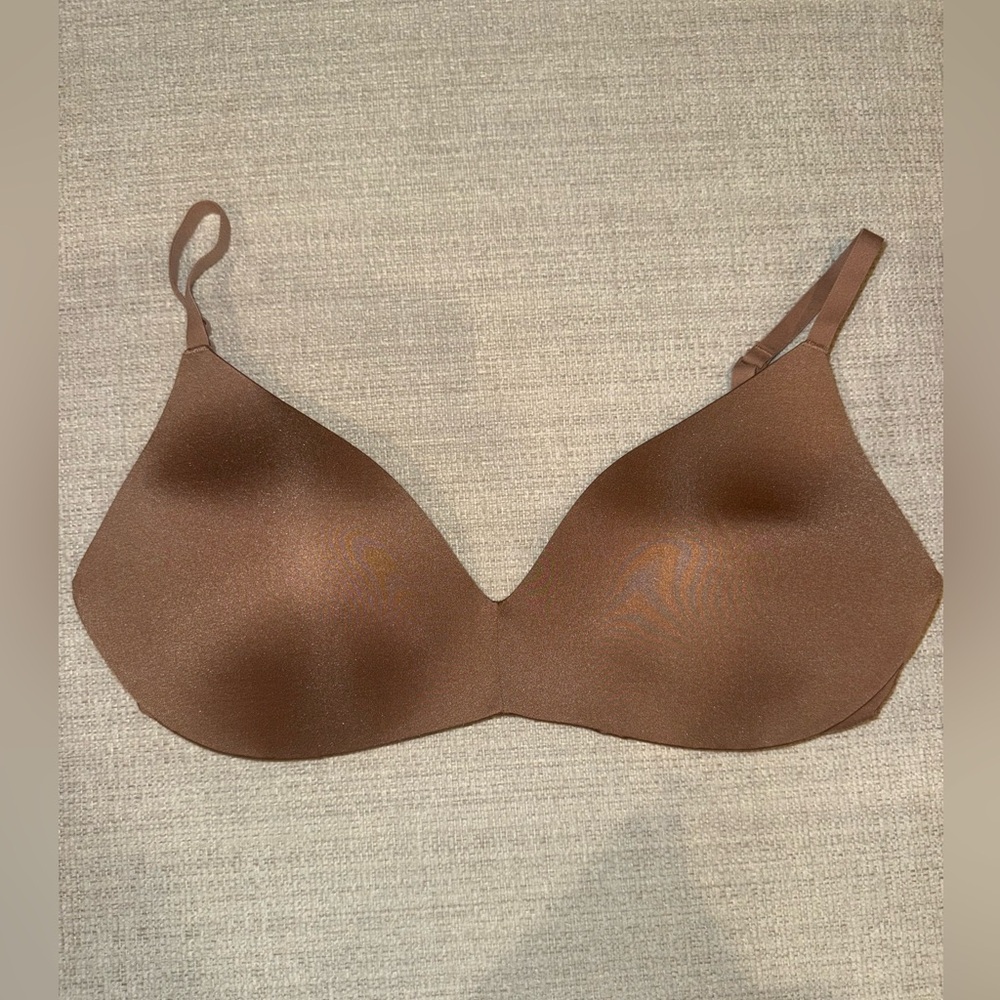 SKIMS Wireless Form Push Up Plunge Bra
